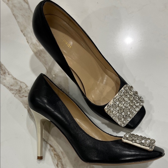 Elegant Kate Spade Black Leather & White acrylic 3.5” heel Crystal Embellishment - Picture 2 of 7